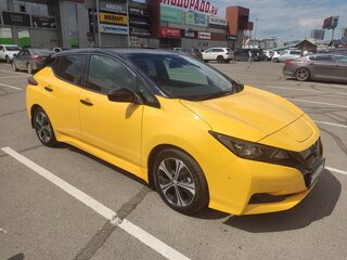 2018 Nissan Leaf II (ZE1), жёлтый, 1550000 рублей, вид 4