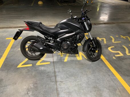 2019 Bajaj Dominar 400, чёрный, 360000 рублей, вид 1