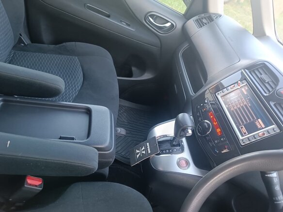 2010 Nissan Serena IV (C26), серый, 1340000 рублей - вид 10