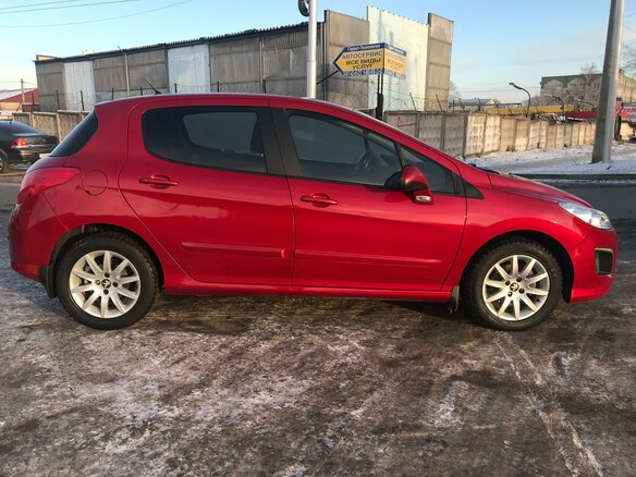2011 Peugeot 308 I Рестайлинг, красный - вид 4
