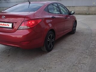 2011 Hyundai Solaris I, красный, 735000 рублей, вид 3