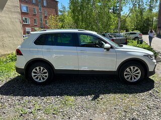 2022 Volkswagen Tiguan II Рестайлинг, белый, 3999000 рублей, вид 2
