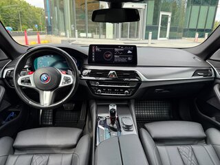 2021 BMW 5 серии 540i VII (G30/G31/G38) Рестайлинг, серый, 6650000 рублей, вид 2