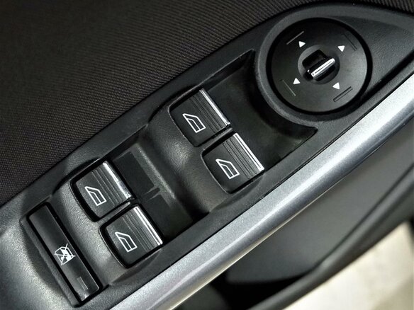 2011 Ford Focus III, чёрный - вид 6