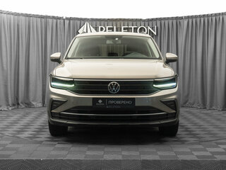 2021 Volkswagen Tiguan II Рестайлинг, коричневый, 2320000 рублей, вид 3