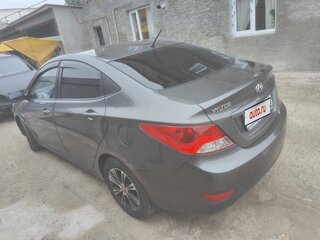 2011 Hyundai Solaris I, серый, 700000 рублей, вид 4