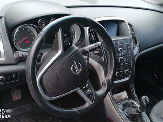2011 Opel Astra J, белый, 945000 рублей, вид 2