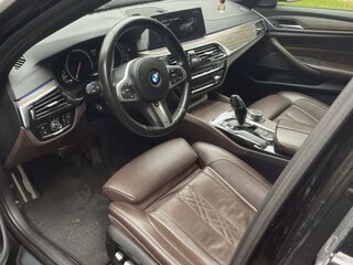 2018 BMW 5 серии 530d xDrive VII (G30/G31/G38), чёрный, 3490000 рублей, вид 5