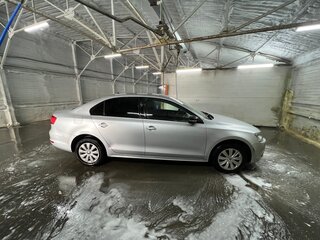 2013 Volkswagen Jetta VI, серебристый, 850000 рублей, вид 4