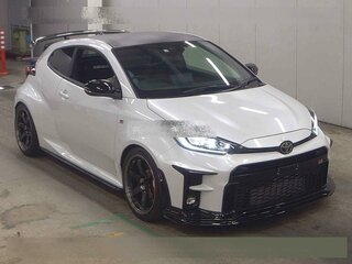 2020 Toyota Yaris IV, белый, 3700000 рублей, вид 3