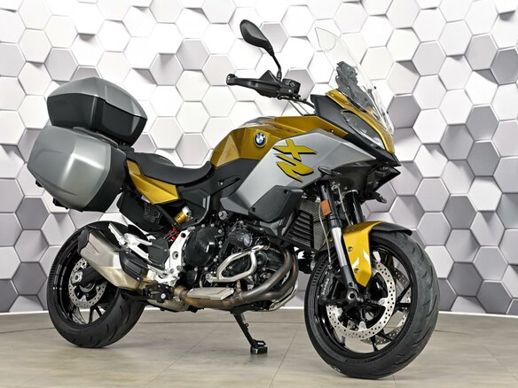 2021 BMW F 900 XR, золотистый