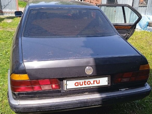 1992 BMW 7 серии 730i II (E32), чёрный - вид 7