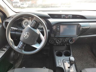 2022 Toyota Hilux VIII Рестайлинг 2, белый, 2573600 рублей, вид 5