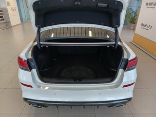 2019 Kia Optima IV Рестайлинг, белый, 1739000 рублей, вид 5