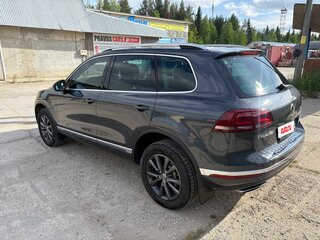 2015 Volkswagen Touareg II Рестайлинг, серый, 3550000 рублей, вид 3