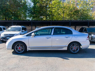 2008 Honda Civic VIII, серебристый, 619000 рублей, вид 3