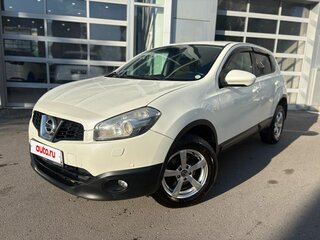 2013 Nissan Qashqai I Рестайлинг, белый, 950000 рублей, вид 1