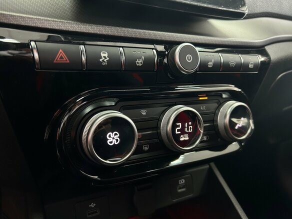 2026 Lada (ВАЗ) Vesta Sport I Рестайлинг (NG), серебристый - вид 12