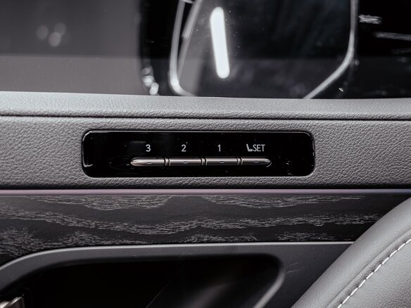 2026 Lexus LX 500d IV, чёрный, 18500000 рублей - вид 11