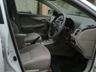 2012 Toyota Corolla Axio X (E140, E150) Рестайлинг, белый, 900000 рублей, вид 5
