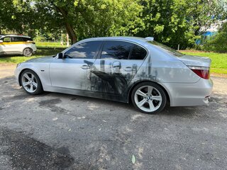 2004 BMW 5 серии 520i V (E60/E61), серебристый, 750000 рублей, вид 5