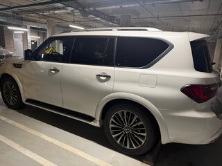 2021 Infiniti QX80 I Рестайлинг 3, белый, 7900000 рублей, вид 4