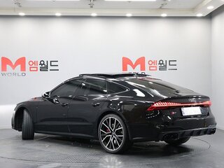 2023 Audi S7 II (4K), чёрный, 9978000 рублей, вид 3