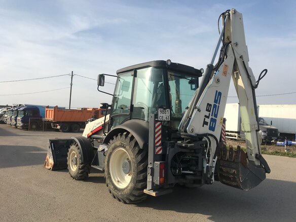 2017 Terex TLB 825, белый - вид 4