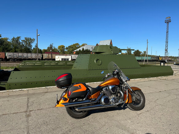 2003 Honda VTX 1800, оранжевый, 1300000 рублей