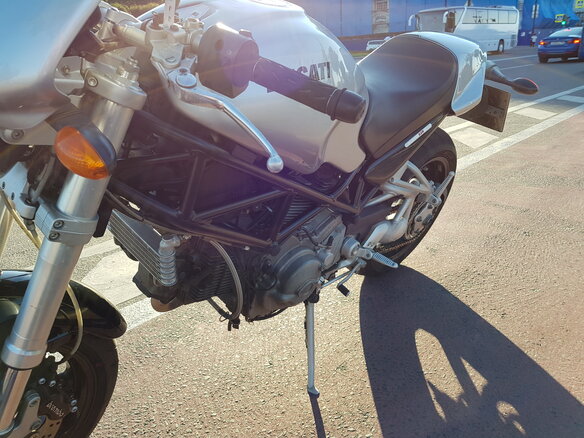 2007 Ducati Monster S2R, серебристый - вид 3