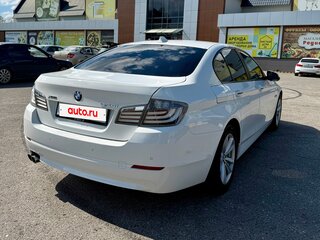 2015 BMW 5 серии 528i xDrive VI (F10/F11/F07) Рестайлинг, белый, 2000000 рублей, вид 4