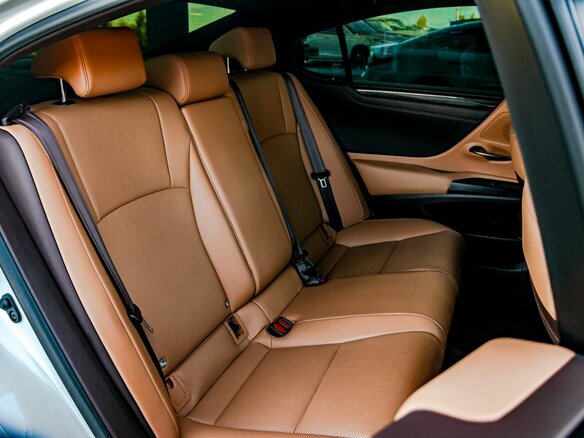 2021 Lexus ES 250 VII, белый, 3180000 рублей - вид 14