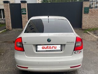 2011 Skoda Octavia II (A5) Рестайлинг, белый, 495000 рублей, вид 3