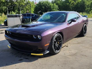 2021 Dodge Challenger R__T III Рестайлинг 2, фиолетовый, 5900000 рублей, вид 2
