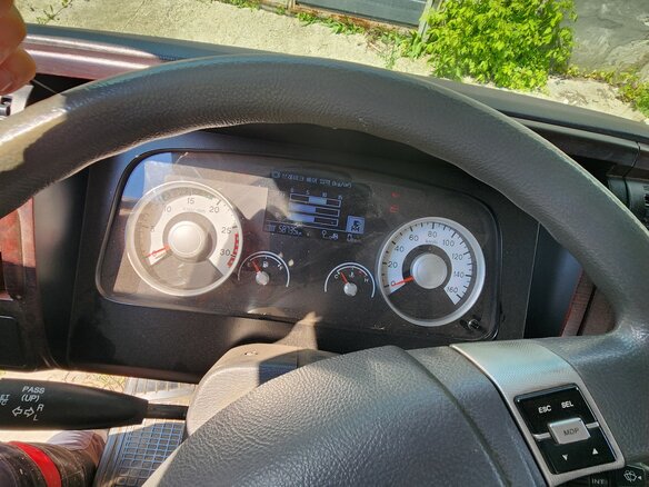 2009 Hyundai HD, красный, 7200000 рублей - вид 2