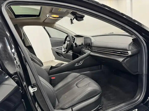 2021 Hyundai Elantra VII (CN7), чёрный, 1980000 рублей - вид 4