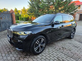 2021 BMW X7 40d I (G07), чёрный, 6800000 рублей, вид 4