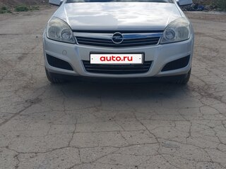 2009 Opel Astra H Рестайлинг, серебристый, 750000 рублей, вид 1