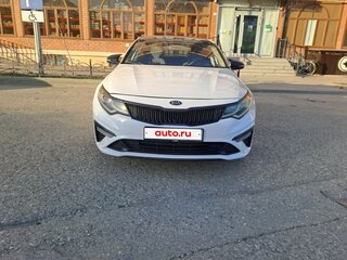2019 Kia Optima IV Рестайлинг, белый, 1000000 рублей, вид 4