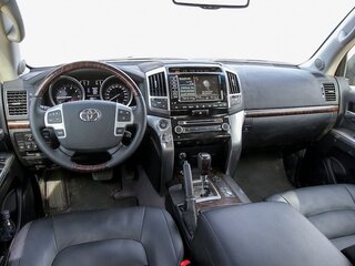 2014 Toyota Land Cruiser 200 Series Рестайлинг 1, серебристый, 3500000 рублей, вид 5