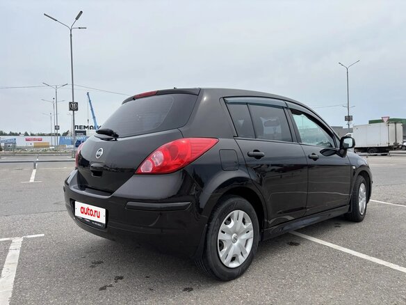 2012 Nissan Tiida I Рестайлинг, коричневый, 850000 рублей - вид 4