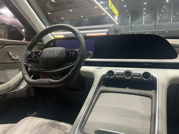 2025 Exeed RX, серый, 5460000 рублей - вид 8
