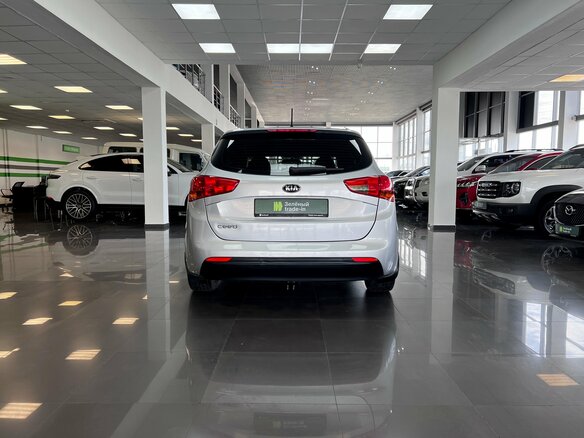 2016 Kia Ceed II Рестайлинг, серебристый, 1200000 рублей - вид 3