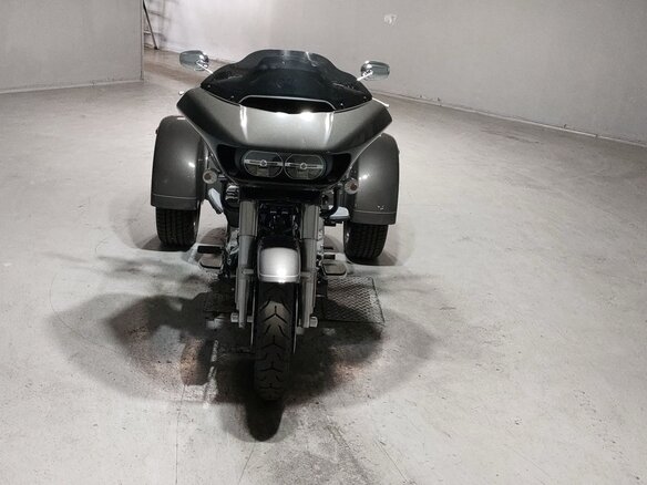 2024 Harley-Davidson Road Glide 3, серый, 2414000 рублей - вид 2