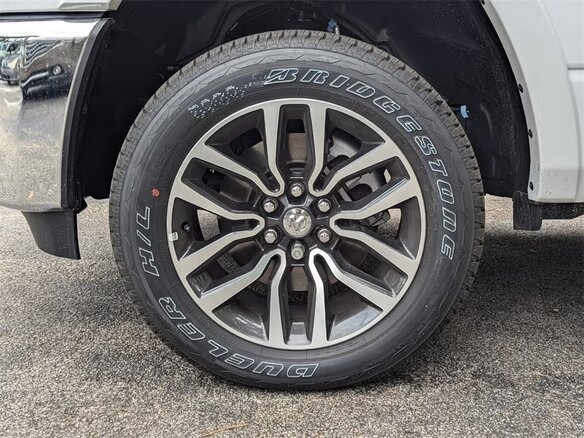 2025 Ram 1500 Crew Cab V Рестайлинг, серебристый, 10134960 рублей - вид 6