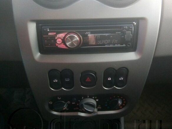 2010 Renault Logan I Рестайлинг, бежевый, 620000 рублей - вид 9