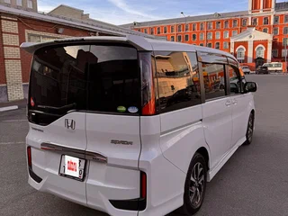 2018 Honda Stepwgn Spada V Рестайлинг, белый, 2100000 рублей, вид 5