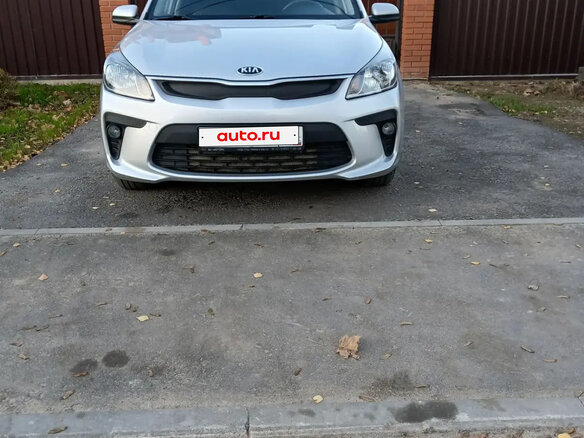 2017 Kia Rio IV, серебристый, 1100000 рублей - вид 1