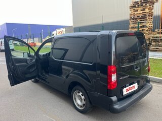 2013 Peugeot Partner II Рестайлинг, чёрный, 600000 рублей, вид 4