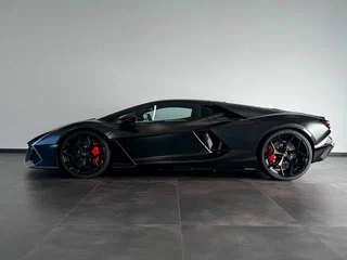 2026 Lamborghini Revuelto, чёрный, 69500000 рублей, вид 3